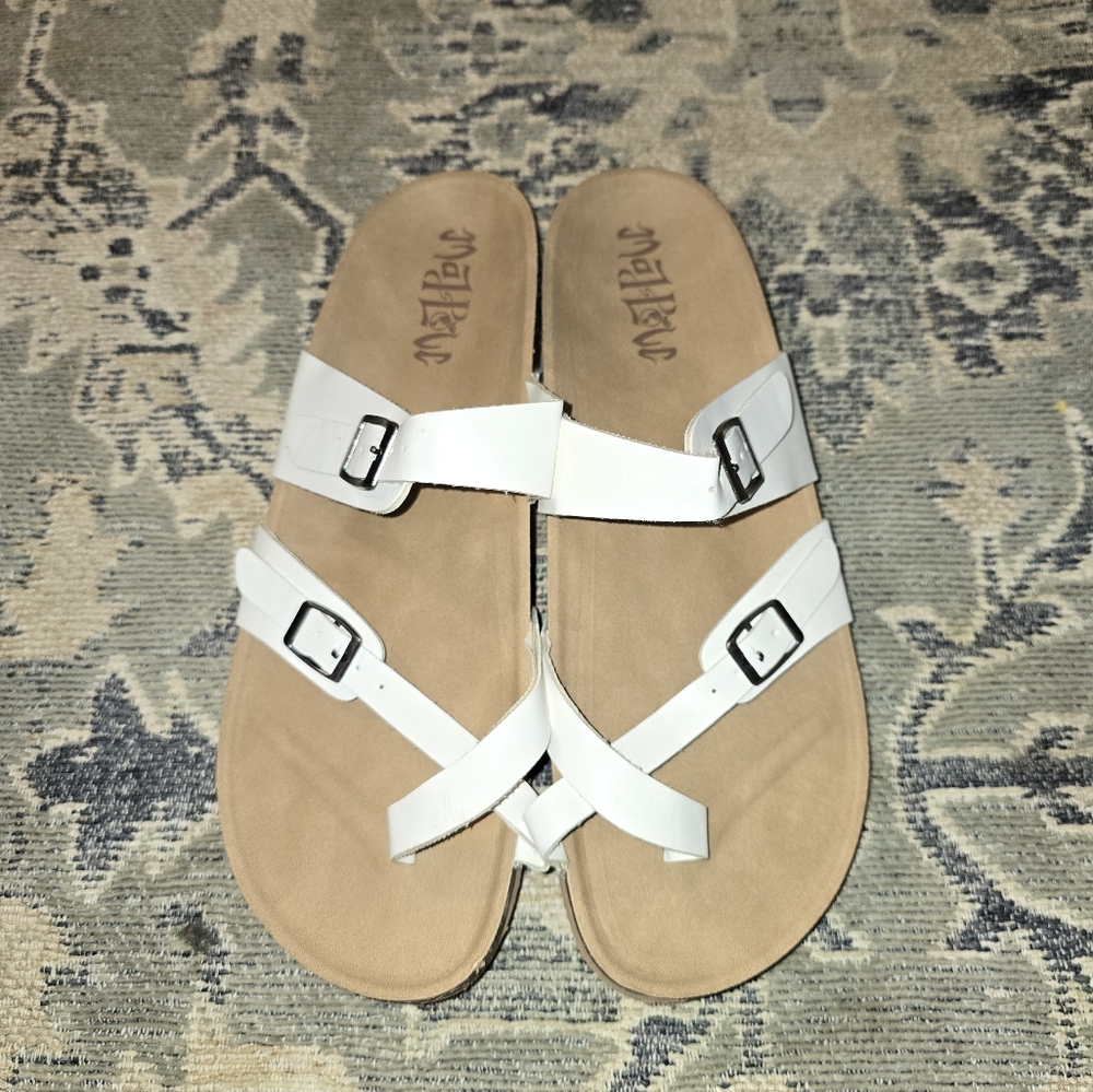 NWOT Womens size 12 footbed sandals